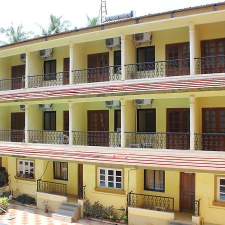 Oyo 7333 V Palms Hotell Candolim Exteriör bild