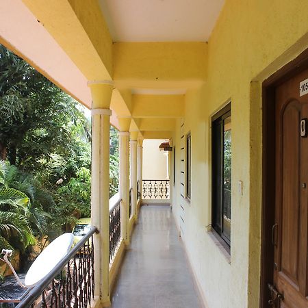 Oyo 7333 V Palms Hotell Candolim Exteriör bild