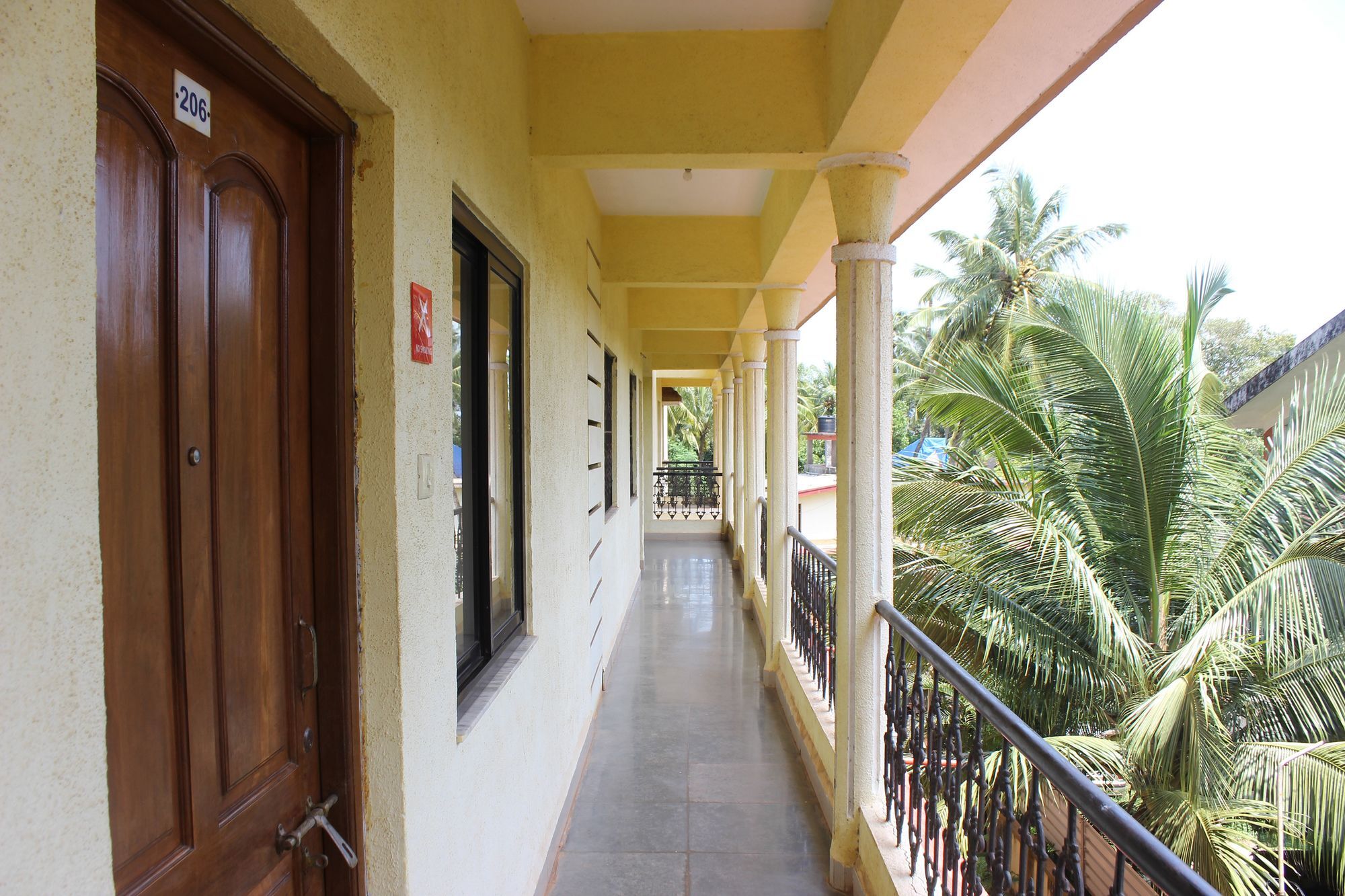 Oyo 7333 V Palms Hotell Candolim Exteriör bild
