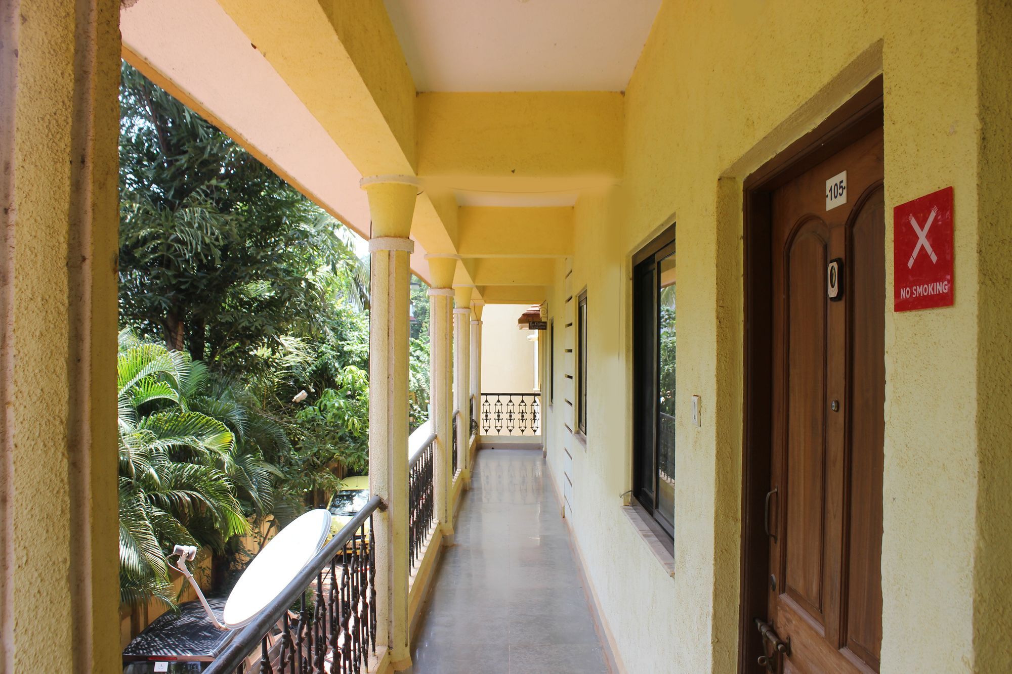 Oyo 7333 V Palms Hotell Candolim Exteriör bild